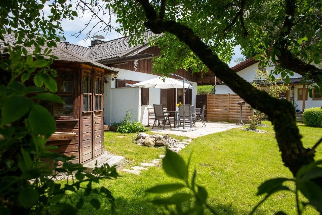 Ganzes Haus Mit Grossem Garten Und Eigener Sauna contacts