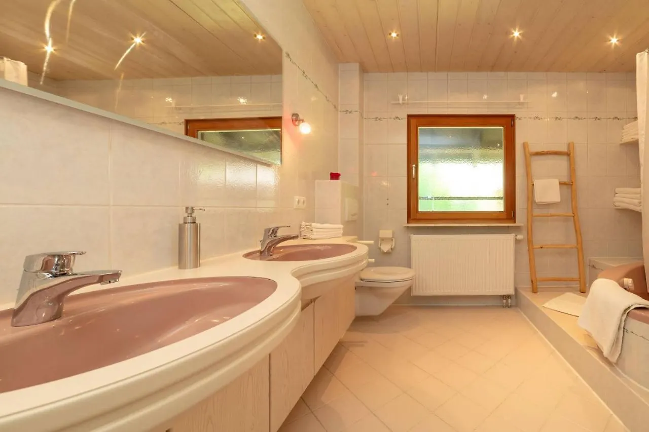 Ganzes Haus Mit Grossem Garten Und Eigener Sauna Unterwoessen Holiday home